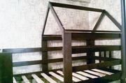 Кровать-чердак с балдахином домик